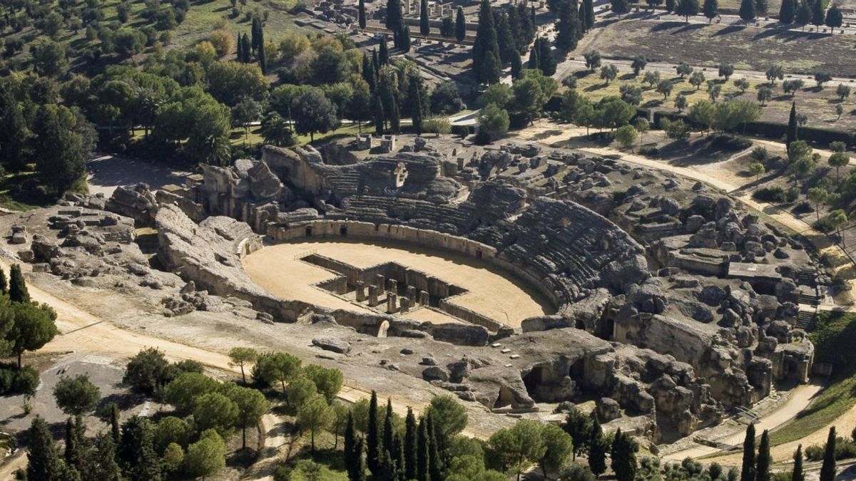 Las obras de la SE-40 descubren otro tesoro de Sevilla con un tramo del acueducto romano que abastecía Itálica