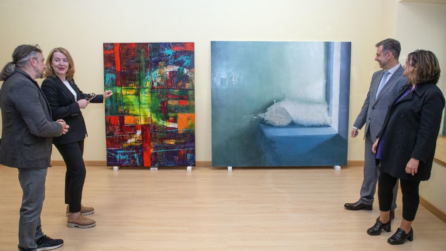 El consejero de Cultura, Turismo y Deporte, Luis Martínez Abad, acude a la recepción de los nuevos cuadros de la Colección Norte.