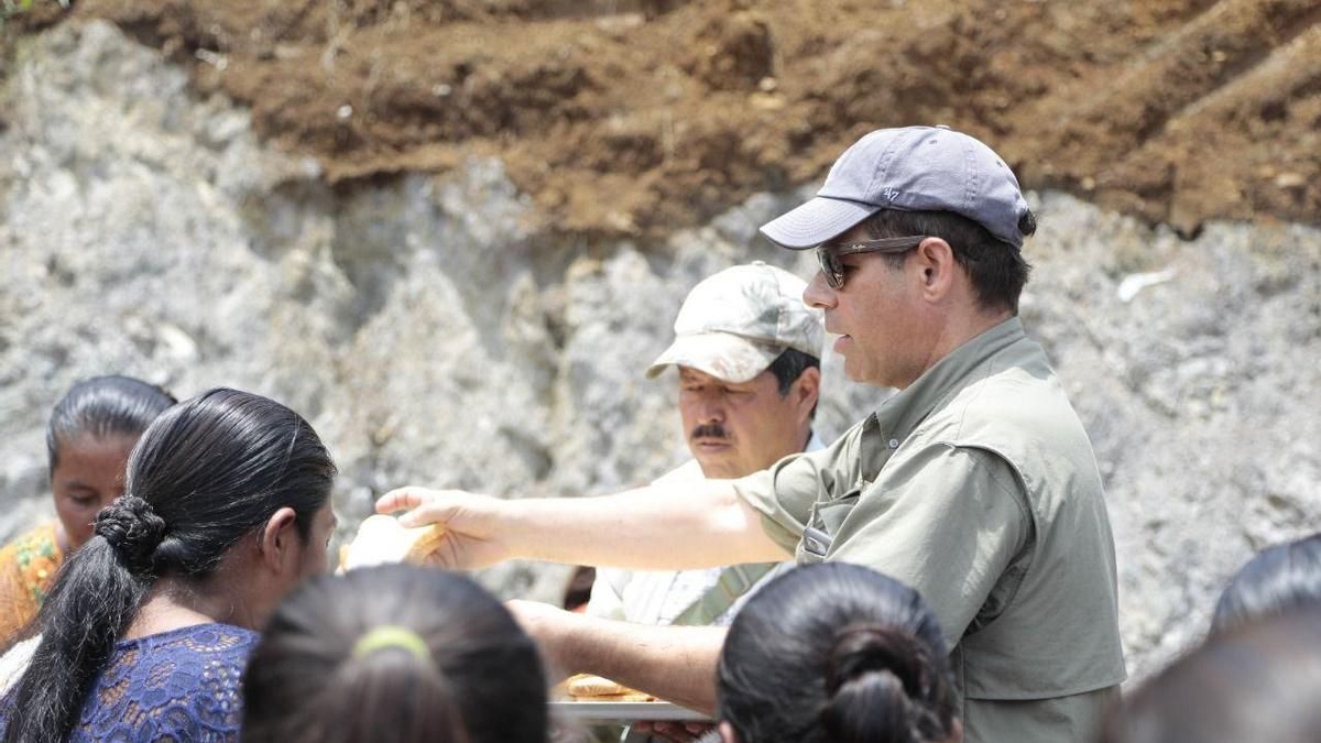 Federico "Fred" Machado, en el marco de una actividad social con comunidades indígenas en Guatemala