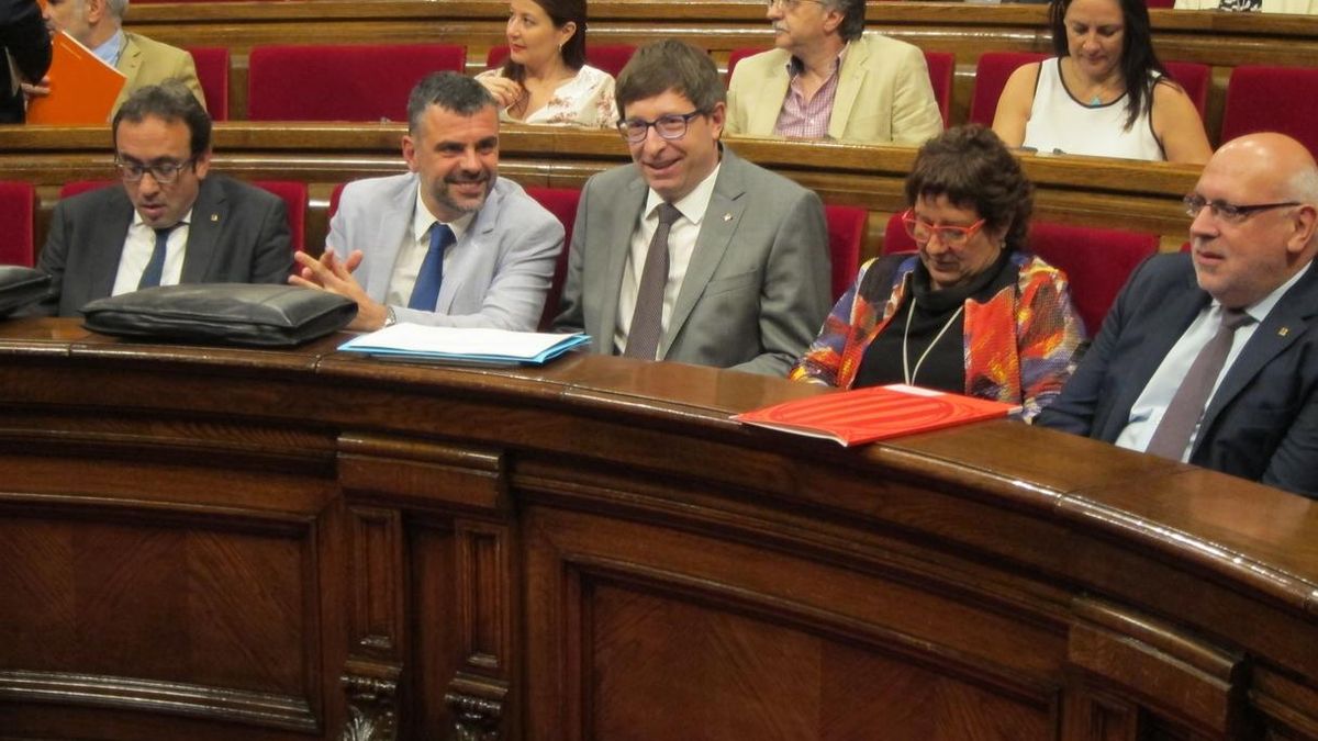 Consejera catalán dice que no pondrán en riesgo a los funcionarios en el proceso soberanista