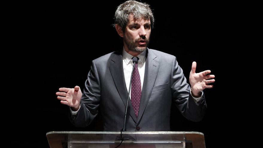 Urtasun convoca el miércoles al cine español tras el arancel del 100 % anunciado por Trump