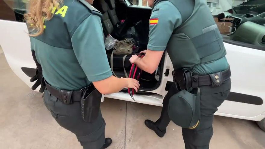 Detenida una persona en La Rioja por llevar droga y armas prohibidas en su vehículo