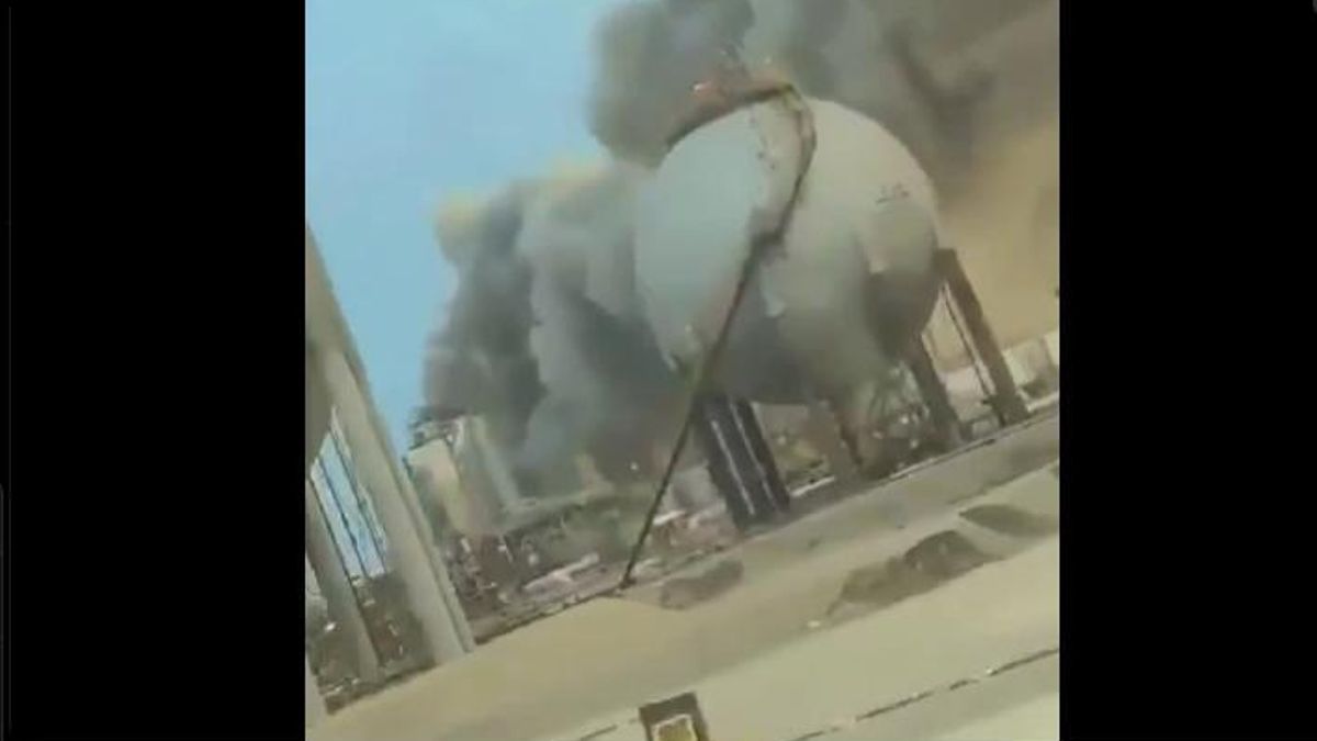 Imagen del ataque con drones a la refinería de Ras Tanura, en Riad (Arabia Saudí).
