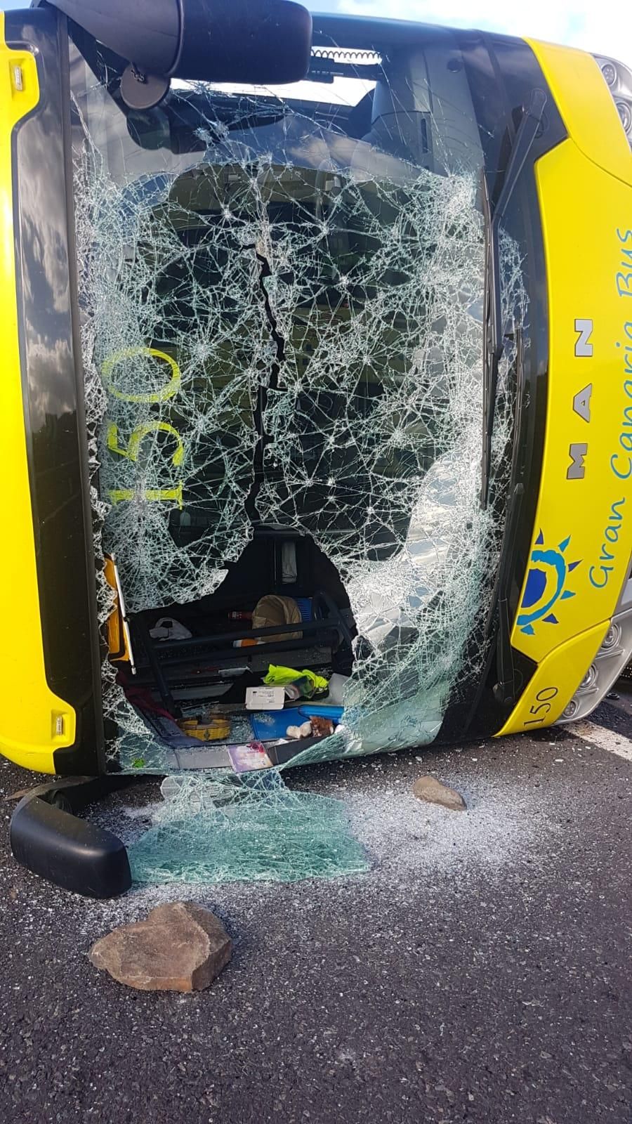 Accidente de una guagua en la GC60