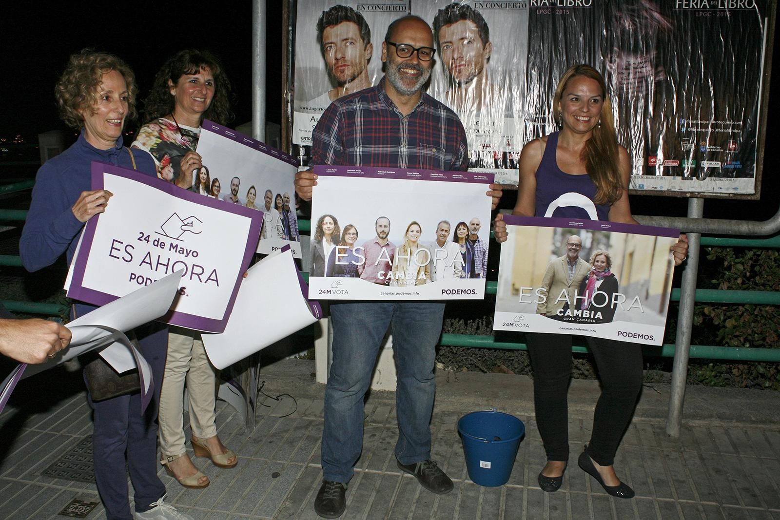 Pegada simbólica de carteles de campaña electoral. Foto: Alejandro Ramos