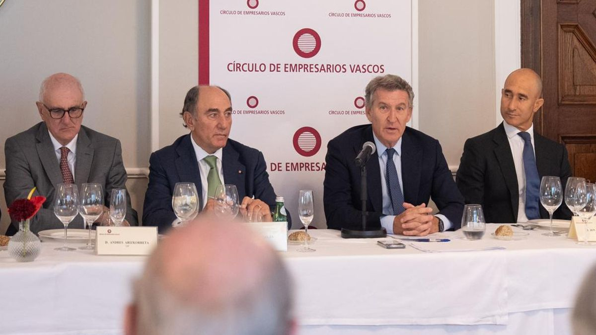 Feijóo apuesta por recortar sueldo "y prestaciones" a los trabajadores de baja "con o sin acuerdo" sindical