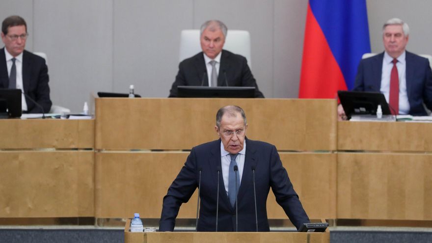 El ministro de Relaciones Exteriores de Rusia, Sergey Lavrov, pronuncia un discurso durante la sesión plenaria de la Duma Estatal Rusa en Moscú este 3 de octubre. EFE/EPA/PRENSA DE LA DUMA DE RUSIA