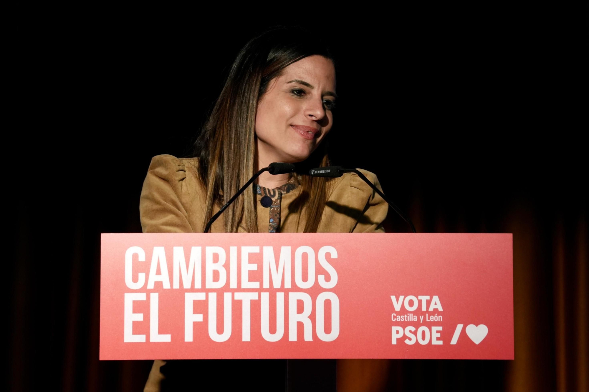 Nuria Rubio durante un mitin electoral en la comarca de El Bierzo.