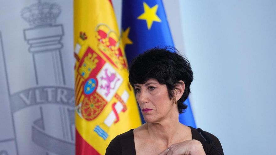 La ministra de Inclusión, Seguridad Social y Migraciones y portavoz del Gobierno, Elma Saiz, durante la rueda de prensa posterior al Consejo de Ministros, este martes, en el Palacio de la Moncloa en Madrid. EFE/Borja Sanchez-trillo