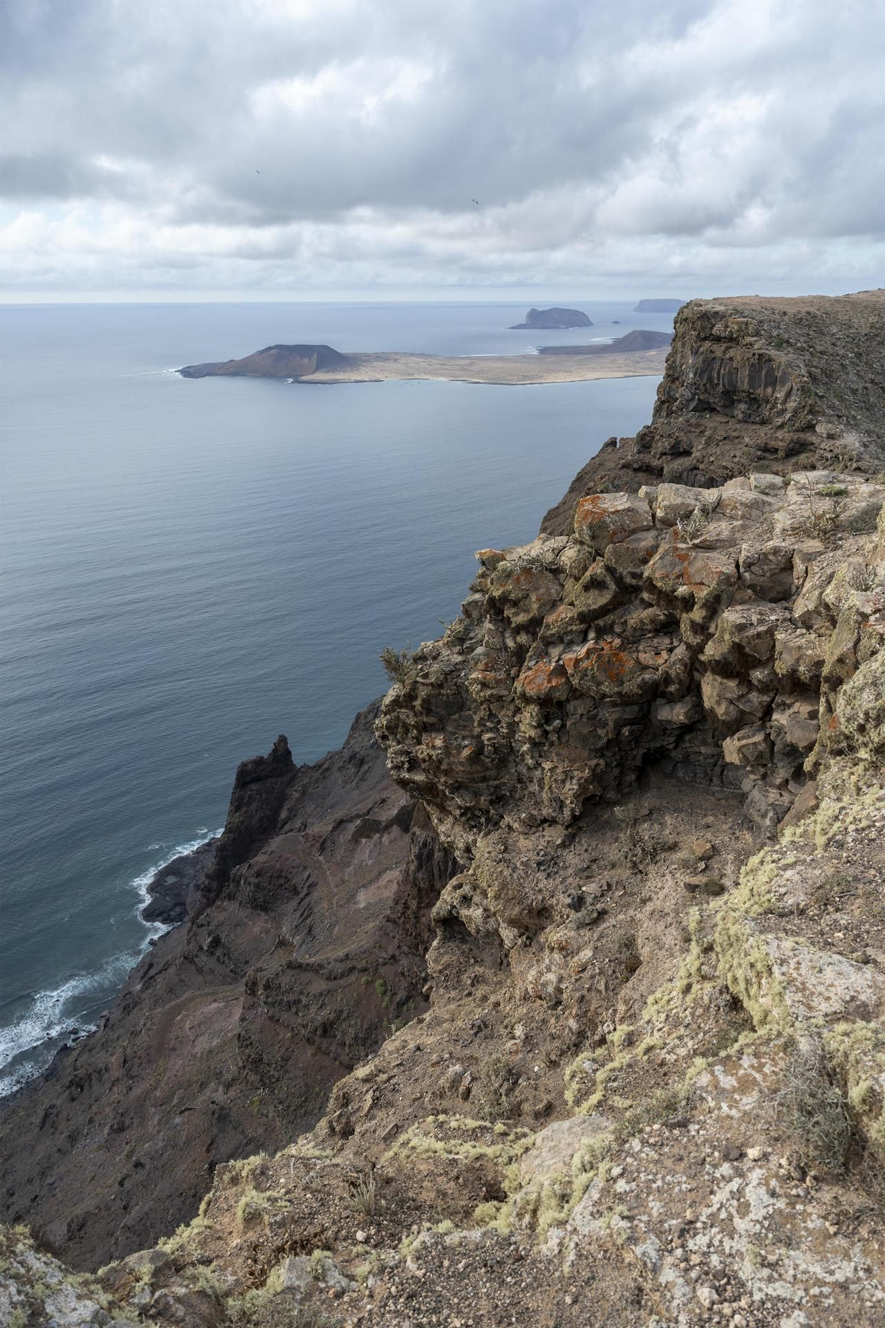 Zona donde se ha producido el corrimiento de tierra en el Risco de Famara (Lanzarote).