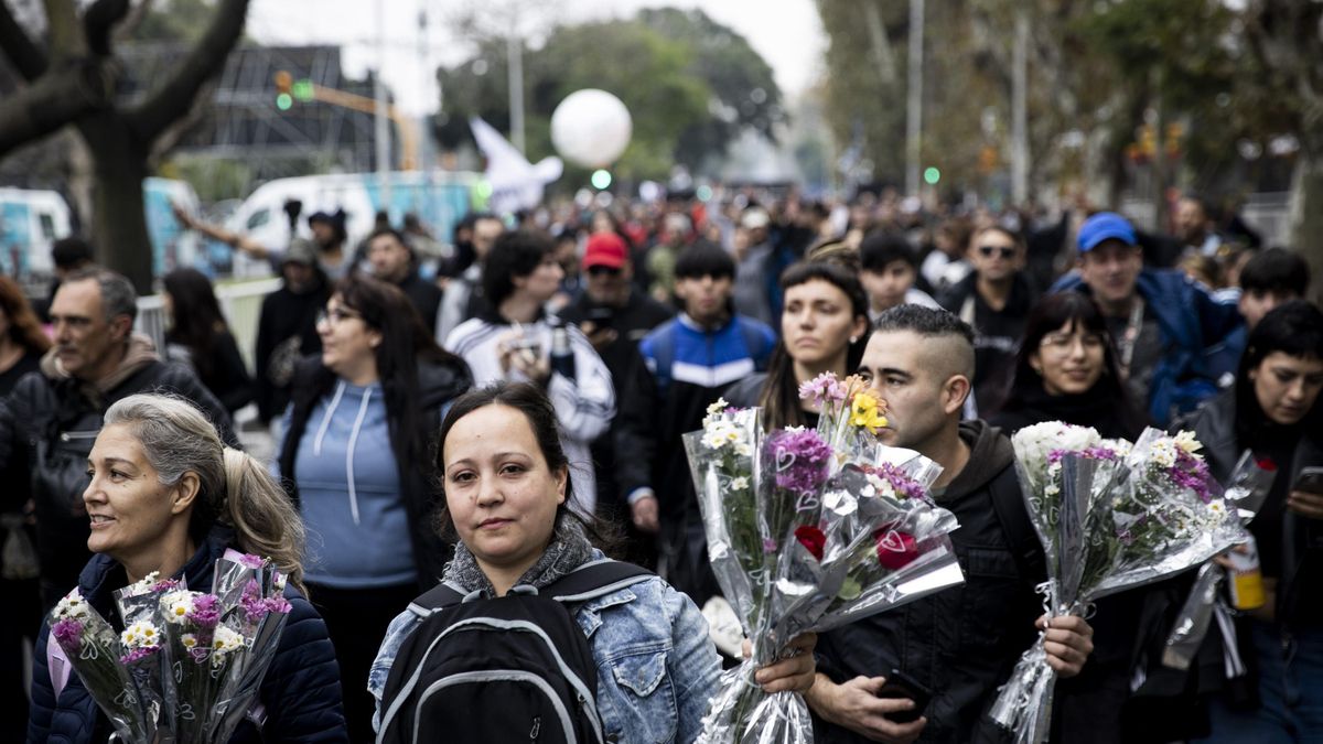 Emoción, respeto, homenajes y un eterno "gracias" en la despedida al Indio Solari.