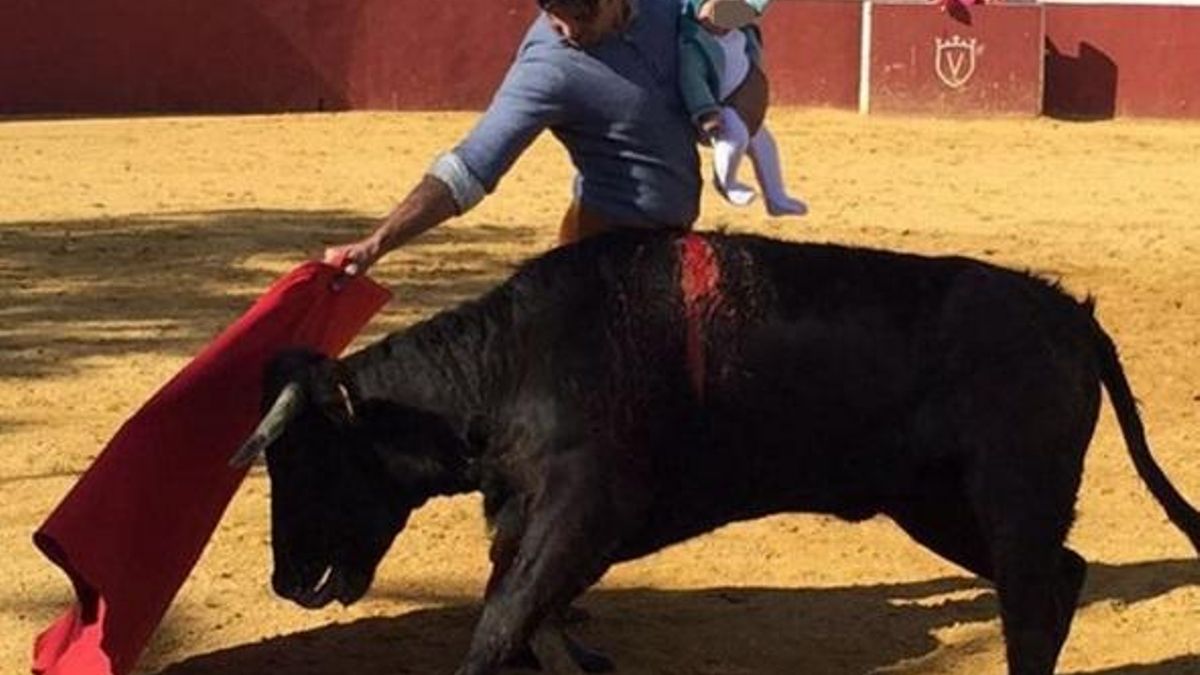 Defensor del Menor de Andalucía traslada a la Fiscalía las actuaciones por la foto de Fran Rivera toreando con su hija