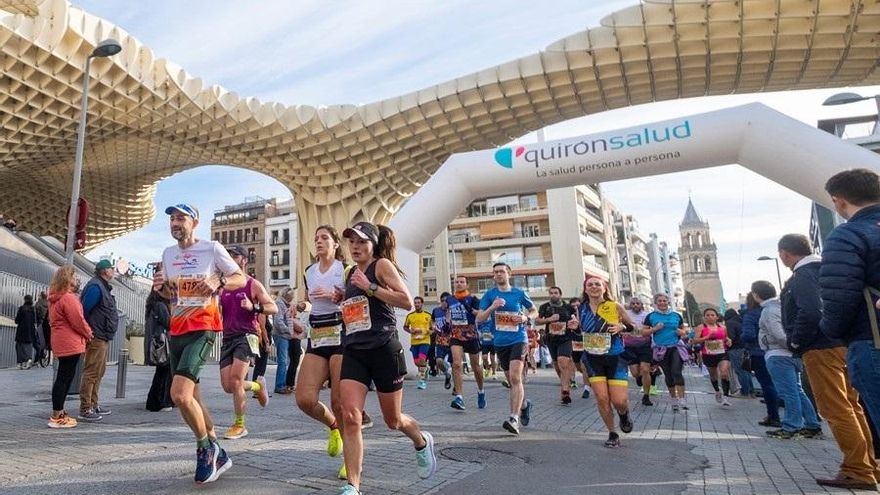 Archivo - Imagen de una edición anterior de la Media Maratón de Sevilla
