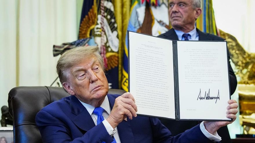 Trump ordenó reducir las vacunas infantiles en pleno aumento de casos de sarampión en EE.UU.