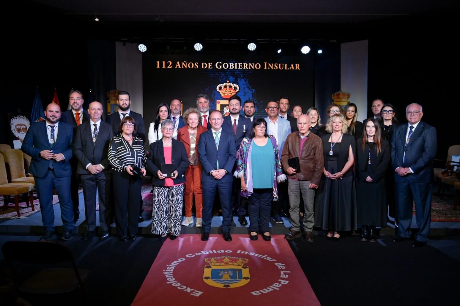 El Cabildo reconoce en su 112 aniversario a nueve entidades y profesionales “fundamentales” para entender La Palma.