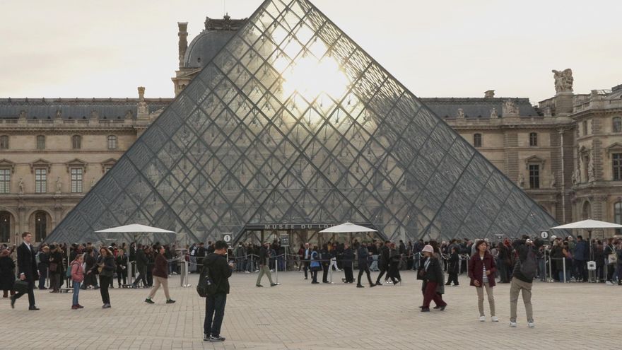 La corona imperial dañada en el robo del Louvre podría volver a lucir como antes, pero el proceso es más complejo de lo que parece