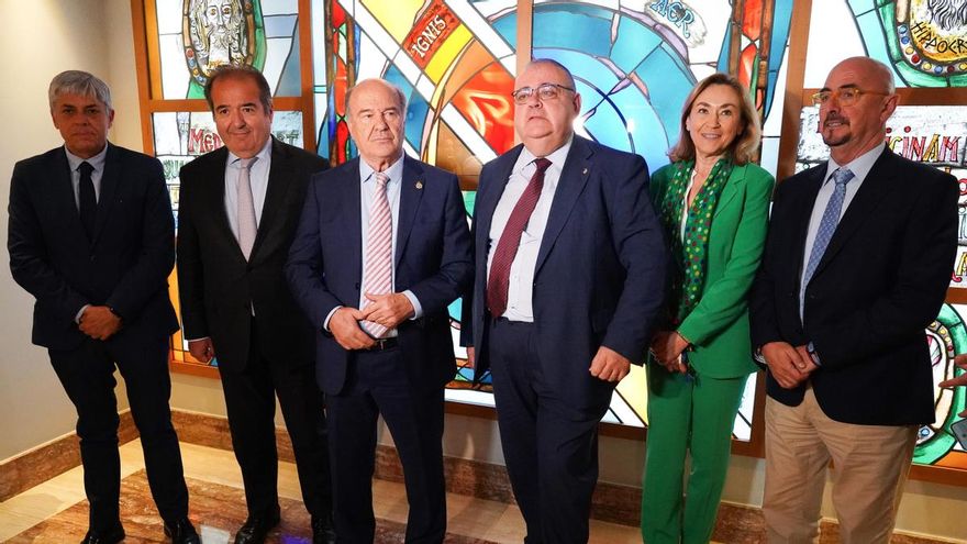 La Junta insiste en las disculpas por la falta de oncólogos en El Bierzo y asegura que el servicio está garantizado