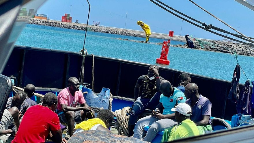 La promesa de pescar en Canarias deja a once marineros senegaleses abandonados sin sueldo en Lanzarote