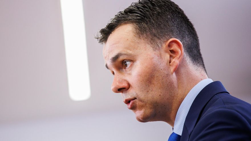 El portavoz del PSOE en el Congreso, Héctor Gómez, en una rueda de prensa previa a una Junta de Portavoces, en el Congreso de los Diputados, a 26 de abril de 2022, en Madrid (España).