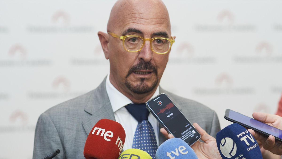 El consejero de Salud dice que en un mes ya se han informado 700 mamografías