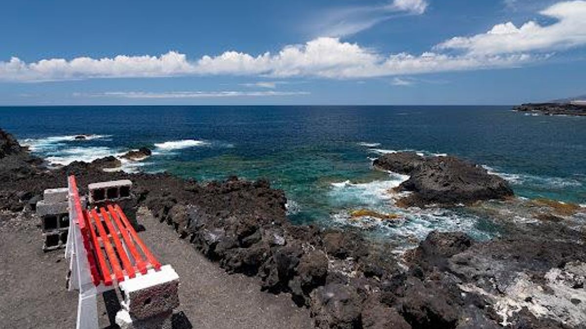 Herido un hombre tras sufrir una caída en una playa de Fuencaliente