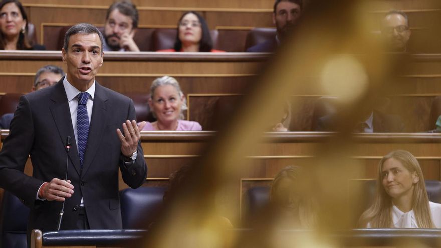 El presidente del Gobierno, Pedro Sánchez interviene en la sesión del control al ejecutivo celebrada este miércoles.