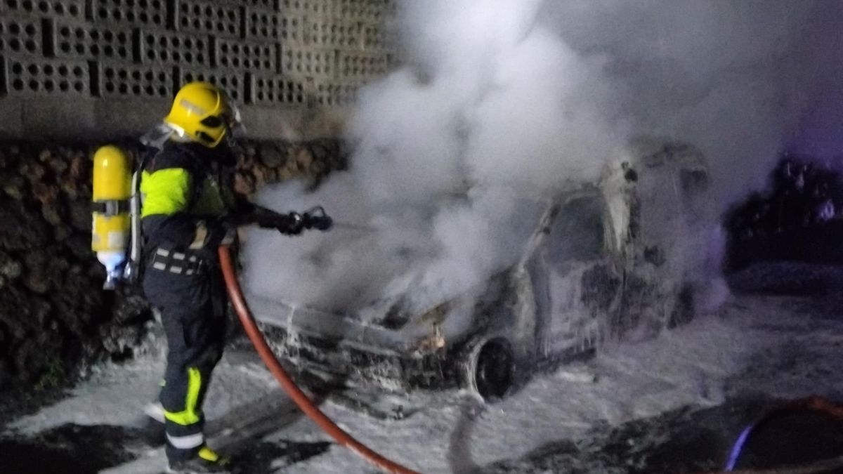 Arde un coche en Los Llanos de Aridane