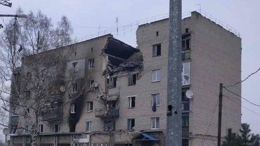 Edificio de Popasna bombardeado este viernes