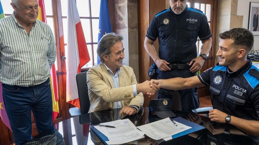 Movellán da la bienvenida a un nuevo policía local.