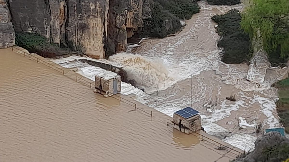 El Gobierno intensifica la vigilancia ante el rebosamiento del embalse de Añamaza en Cervera