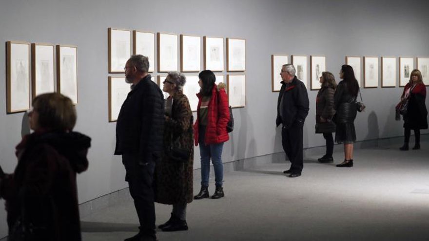 El Centro Niemeyer de Avilés inauguró este jueves "Grabados eternos", de Picasso, una muestra que incluye una de las pocas series completas que existen de "Suite Vollard" junto con otras obras de "El entierro del Conde de Orgaz" y "Les Cavaliers d'Ombre".