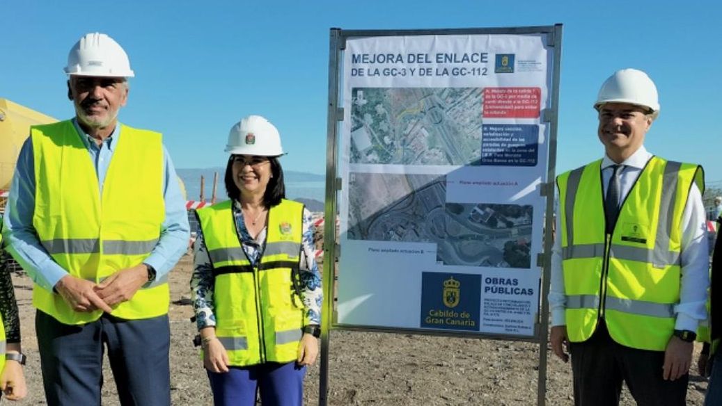 Hidalgo (a la derecha), junto a Darias y Serra, en la visita a las obras.