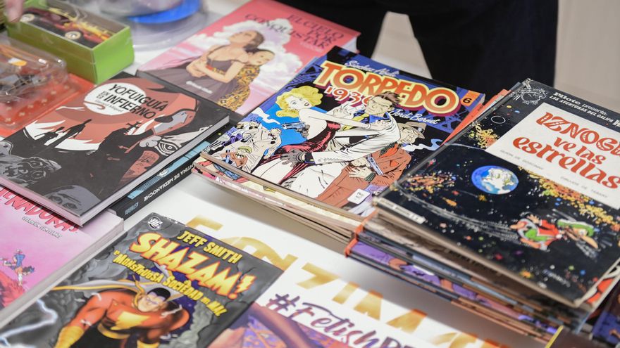 Un libro explora cómo el cómic quedó "asfixiado" por el franquismo y el control de Falange