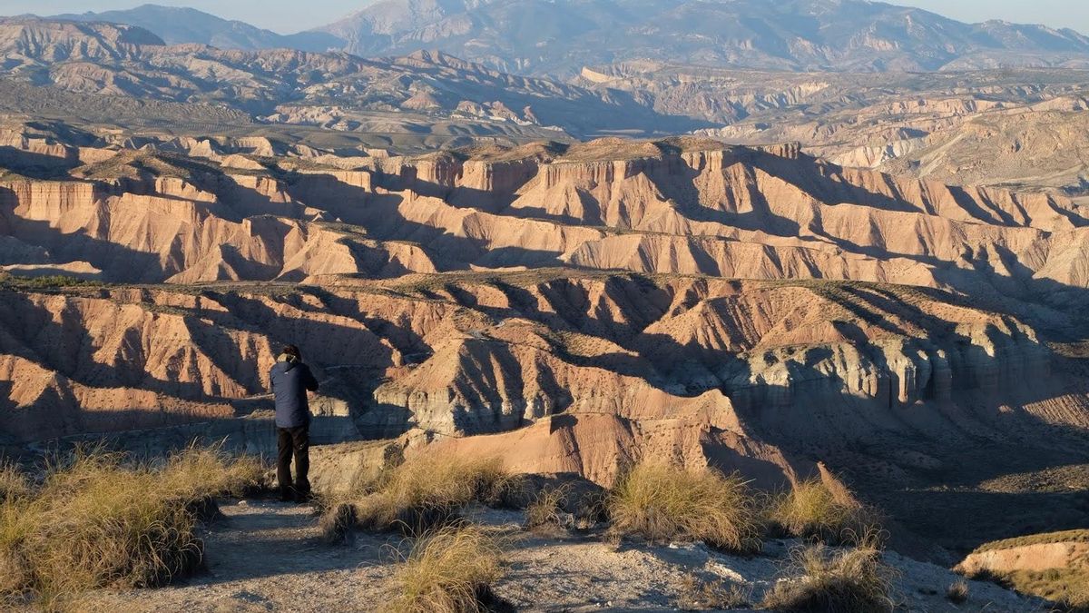 Qué son 'badlands' y por qué uno de los mejores lugares para verlos es desde "el mirador del fin del mundo" de este pequeño pueblo