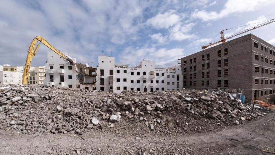 El Parlamento canario aprueba la ley para agilizar licencias y construir más rápido en las islas
