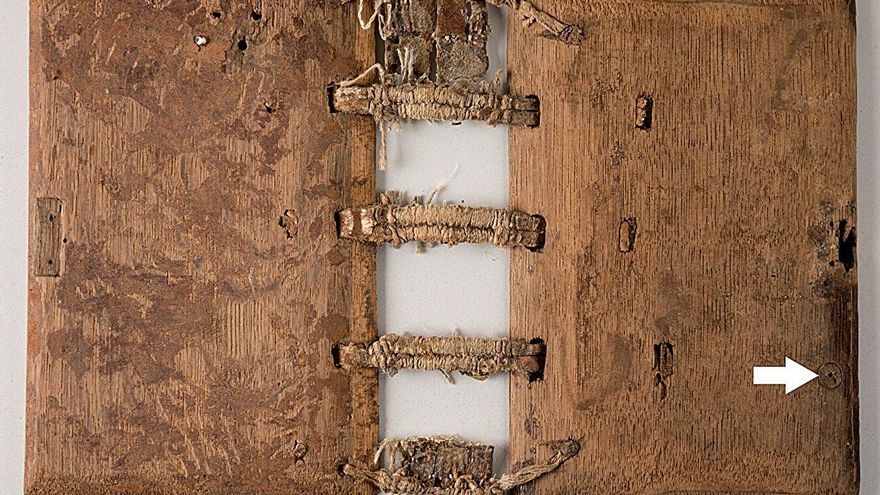 La ciencia descifra el manuscrito más antiguo de Estonia: de estilo gótico y con tapas de diferentes árboles