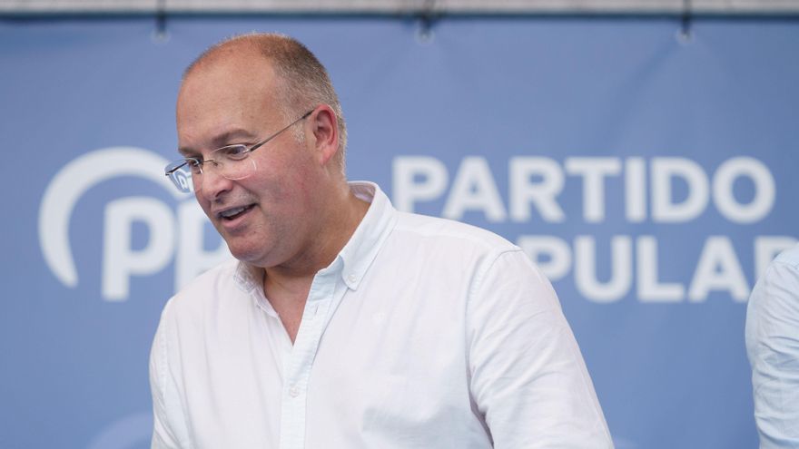 El secretario general del Partido Popular, Miguel Ángel Tellado durante el acto de clausura de inicio del curso político del PP de Canarias que se ha celebrado en el municipio del Puerto de la Cruz en Tenerife. EFE/Ramón de la Rocha