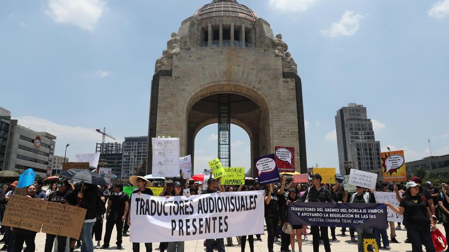 Artistas mexicanos exigen proteger las voces humanas ante herramientas de clonación con IA