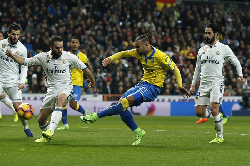 Jesé Rodríguez dispara a la portería de Keylor Navas. EFE/JuanJo Martín