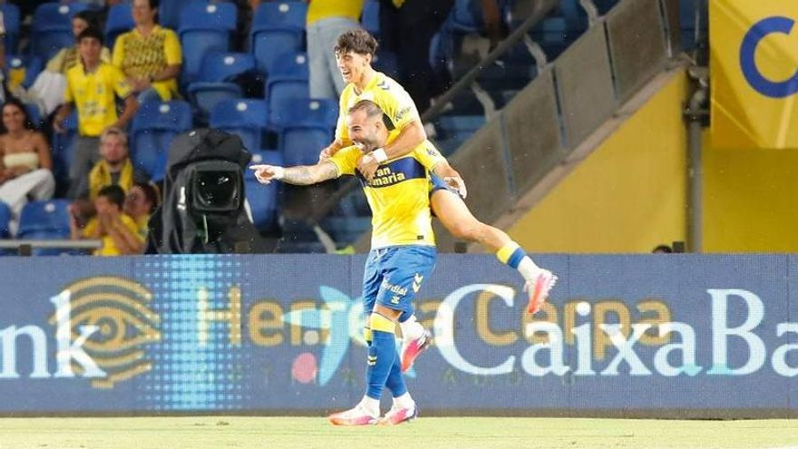 Sandro da el triunfo a Las Palmas en la prolongación