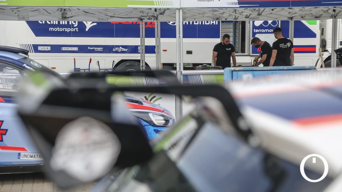 Parque cerrado del XXXVIII Rallye Sierra Morena