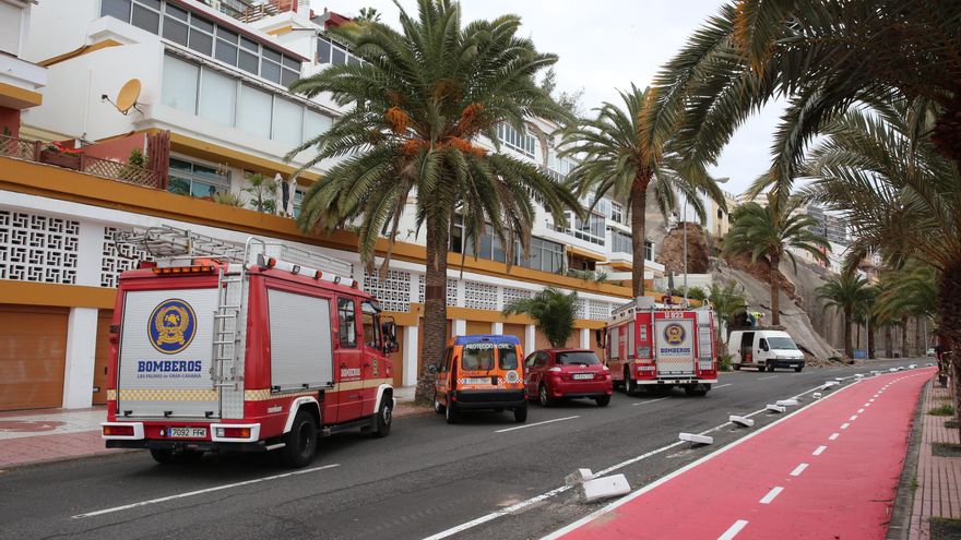 Así se encuentra el paseo de Chil tras el derrumbe de esta madrugada