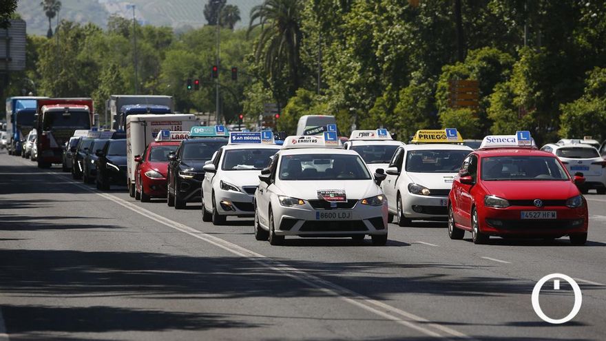 Las autoescuelas de Córdoba denuncian retrasos de casi tres meses y más de 4.800 alumnos pendientes de examen