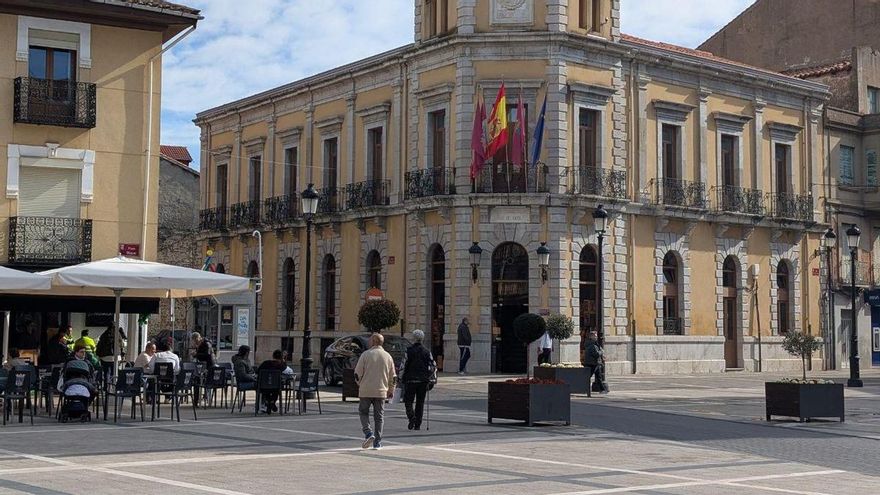 Qué votar cuando te toca el Gordo de Navidad, cierra tu principal industria y eres epicentro de los incendios: el caso La Bañeza