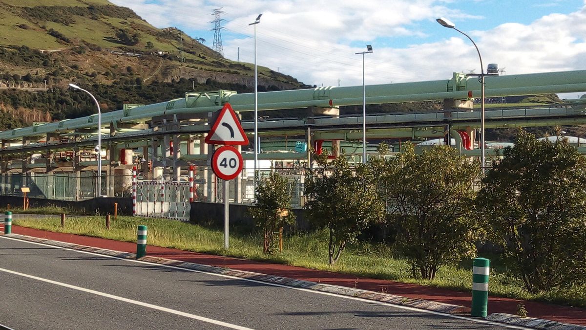 Con Petronor llueve sobre mojado: muchos problemas en 50 años