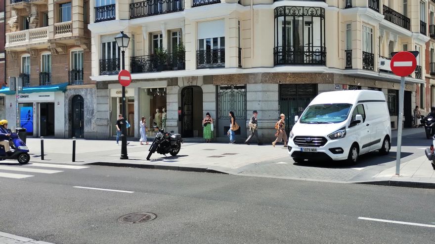 El punto negro del tráfico entre Malasaña y Chueca con 6 colisiones y un atropello múltiple: "Van demasiado rápido"