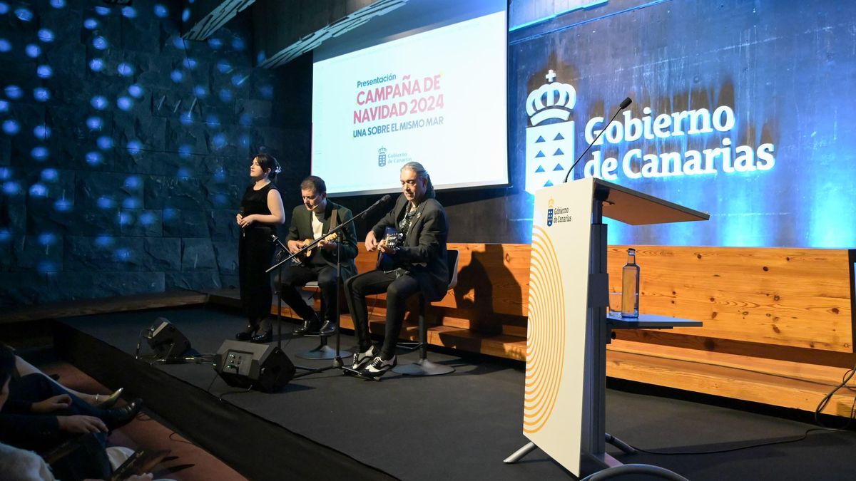 Durante el acto de presentación de la campaña institucional de Navidad 2024 del Gobierno de Canarias, donde el público asistente pudo disfrutar de una actuación en directo del villancico con Benito Cabrera al timple, el cantante José Manuel Ramos y la cantante Jess Fraser que interviene en esta nueva edición.