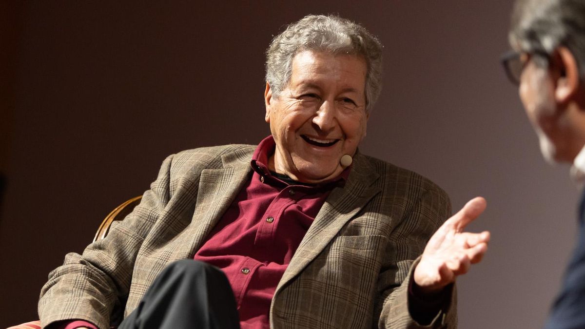 Sami Naïr advierte en Gandia Pensa sobre la "profunda crisis" del derecho internacional y el desconcierto de Europa