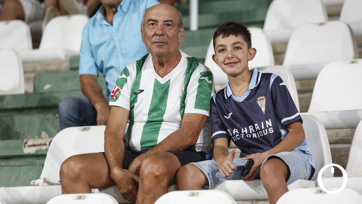 Grada Blanquiverde del Córdoba CF - CD Castellón