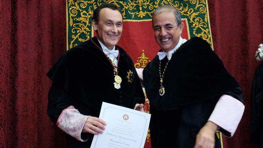 Moreno desoye la oferta de la Universidad de Sevilla y autoriza la llegada de una privada de fuera de Andalucía